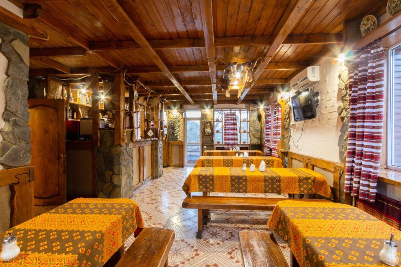 Hotel У Мар'Яни І Назара Jaremče Exteriér fotografie
