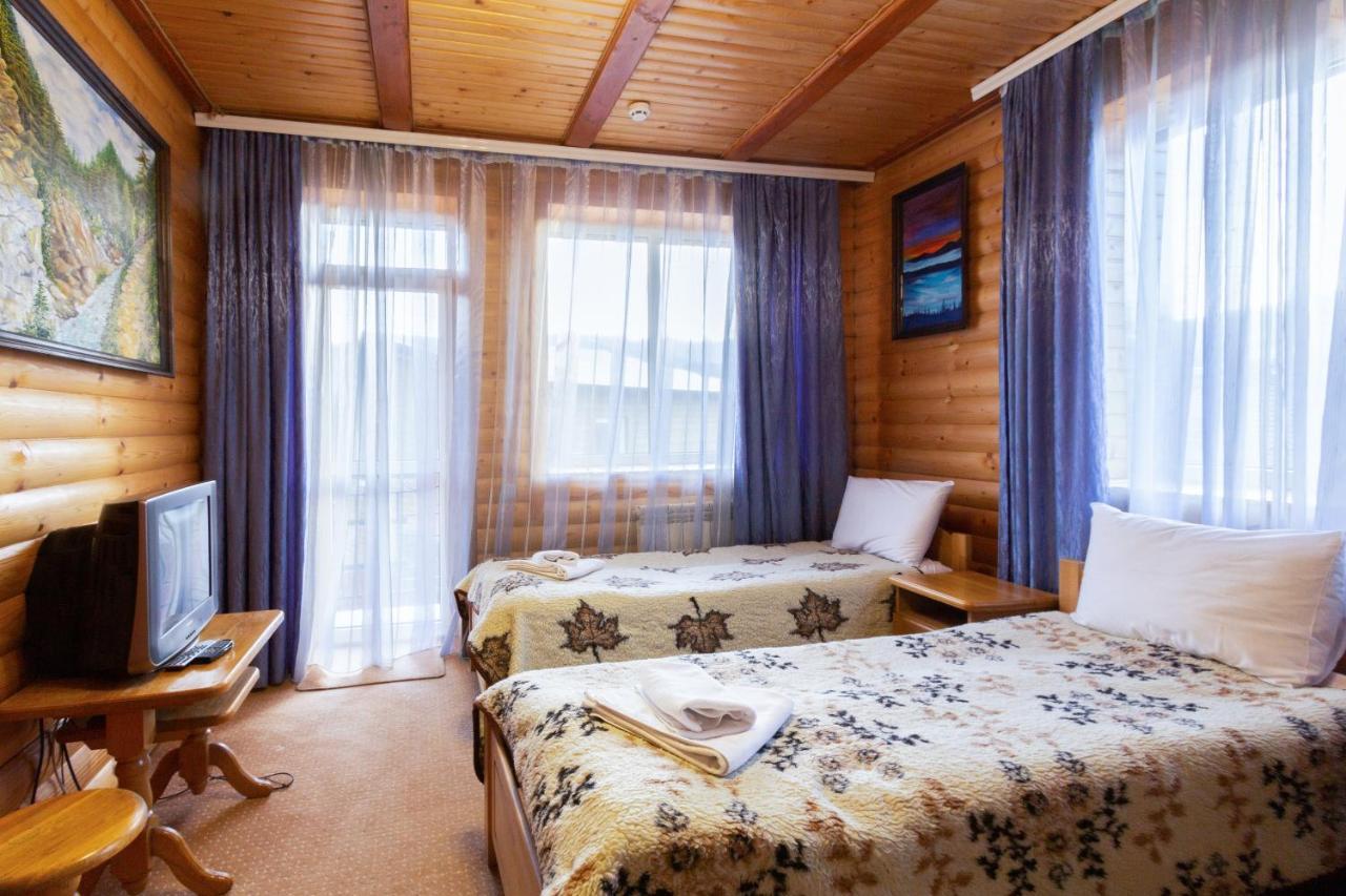 Hotel У Мар'Яни І Назара Jaremče Exteriér fotografie