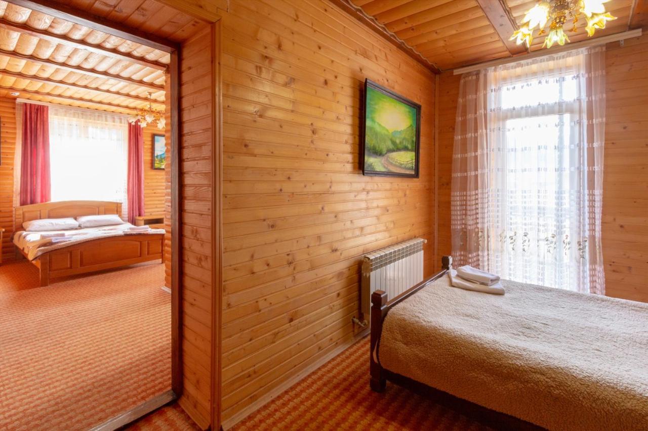 Hotel У Мар'Яни І Назара Jaremče Exteriér fotografie
