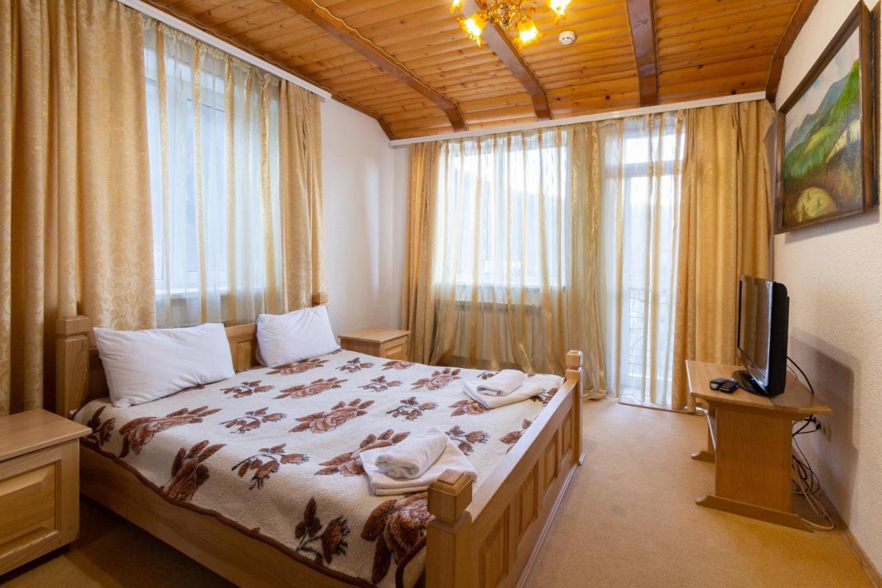 Hotel У Мар'Яни І Назара Jaremče Exteriér fotografie