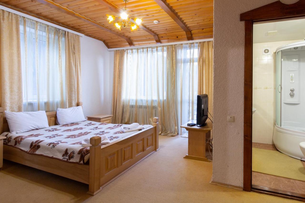 Hotel У Мар'Яни І Назара Jaremče Exteriér fotografie